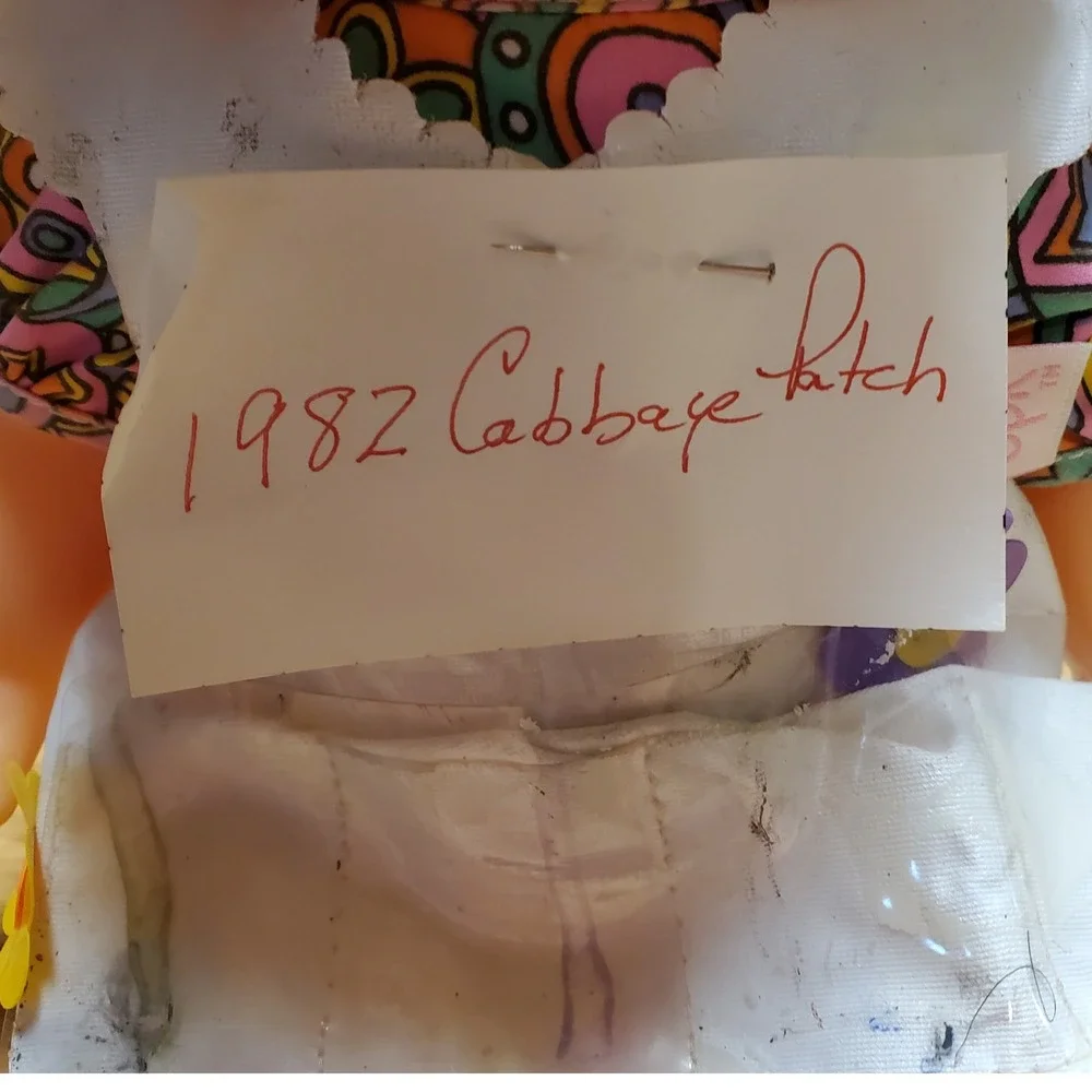 Vintage 1982 Cabbage Patch Kid Doll Black Hair Original Outfit Signature‎